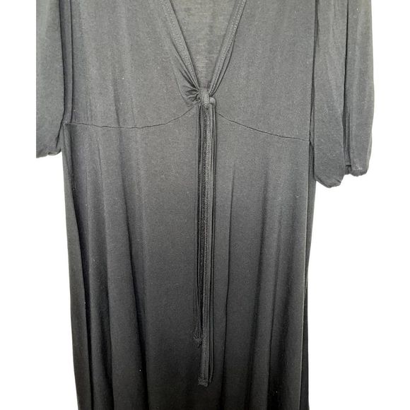 BooHoo Black‎ Plus Size Flowy Dress Size 16 - Picture 2 of 6